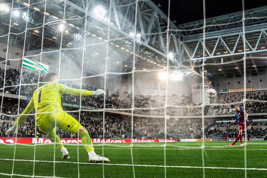 Arthur Mendonca Cabral of Basel scores the last penalty