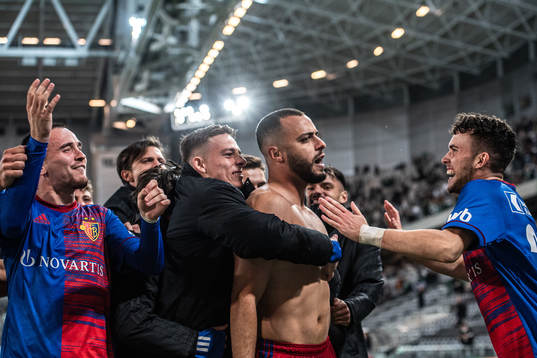 Arthur Mendonca Cabral of Basel celebrate with teammates