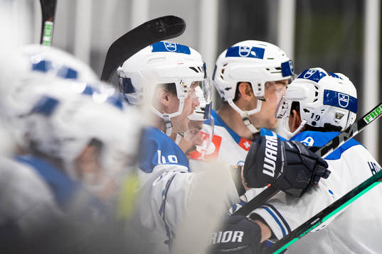 Carl Klingberg of Zug celebrates