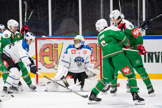 Tony Sund of Rögle scores 2-1