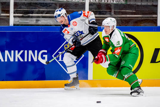 Carl Klingberg of Zug and Anton Bengtsson of Rögle