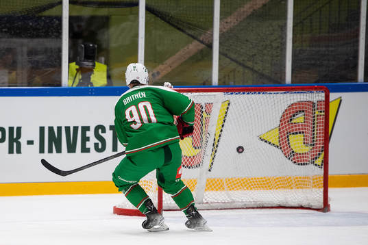 Ted Brithén of Rögle scores 5-3