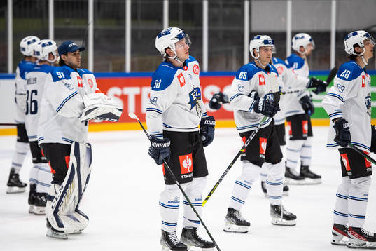 Sven Senteler of Zug looks dejected