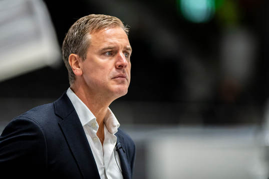 head coach Dan Tangnes of Zug looks dejected