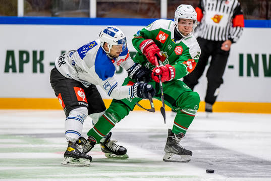 Claudio Cadonau of Zug and Lucas Ekeståhl-Jonsson of Rögle