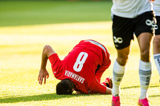 Baptiste Santamaria of Rennes in pain