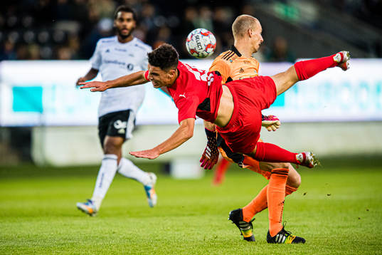 Matthis Abline of Rennes and Andre Hansen of Rosenborg