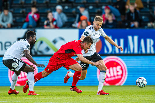 Alexander Banor Tettey of Rosenborg, Baptiste Santamaria of