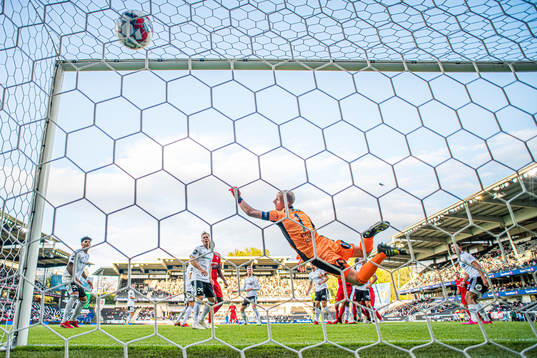 Nayef Aguerd of Rennes scores the 0-2 goal behind Andre