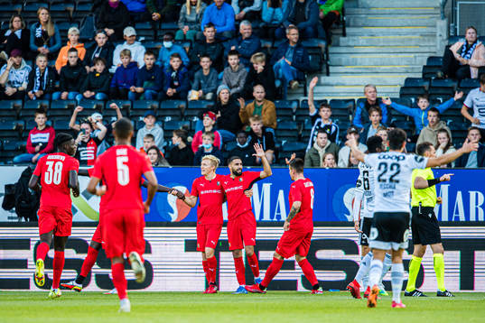 Romain Del Castillo of Rennes celebrates