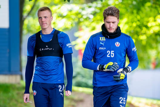 Helsingborgs Emil Hellman och målvakt Kalle Joelsson