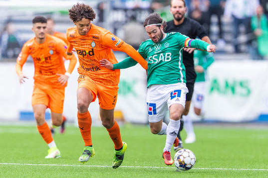 AFC Eskilstunas Robin Tihi och Brages Robbin Sellin