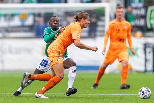 Brages Adil Titi och AFC Eskilstunas Wilhelm Loeper