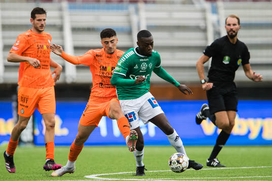 AFC Eskilstunas Ismet Lushaku och Brages Adil Titi