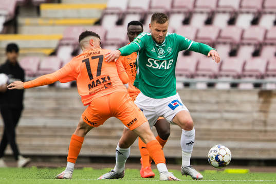 AFC Eskilstunas Ismet Lushaku och Brages Niklas Söderberg