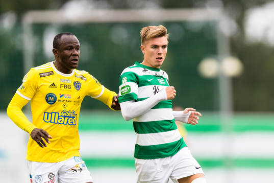 Västerås Daniel Hermansson  och Falkenbergs Nsima Peter
