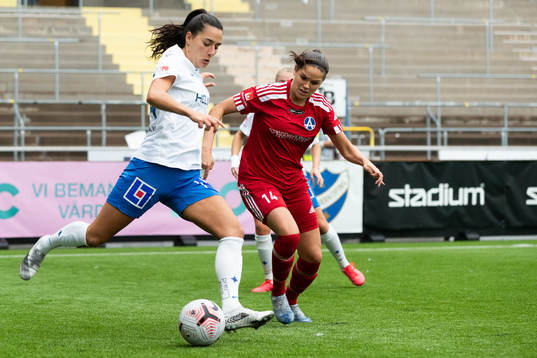 Norrköpings Irma Cajlakovic och Älvsjös Amanda Frank