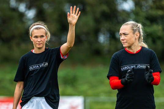 Borgebys Erica Persson Welin och målvakt Josefin Månsson