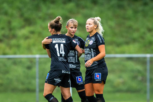 Uppsalas Angelina Thoreson jublar
