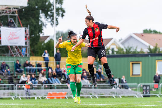 Bollstanäs Linda Nieminen och Brommapojkarnas Daniella