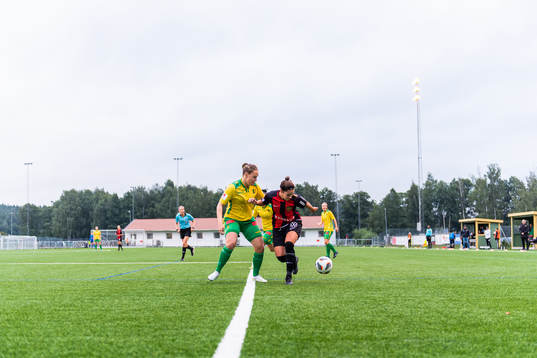 Bollstanäs Linnéa Rimeika och Brommapojkarnas Daniella