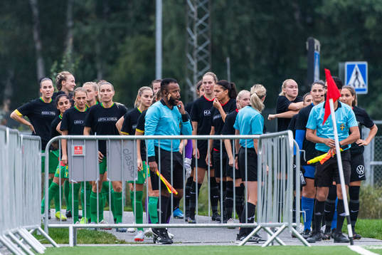 Bollstanäs och Brommapojkarnas spelare i specialdesignade