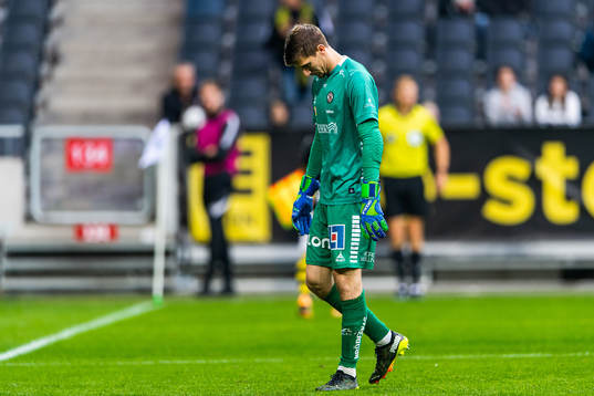 Örebros målvakt Bobby Allain deppar