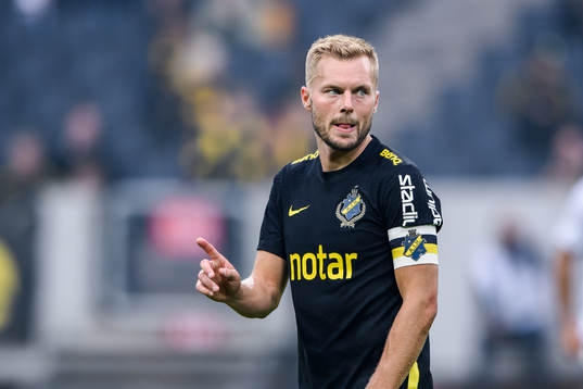 s Sebastian Larsson