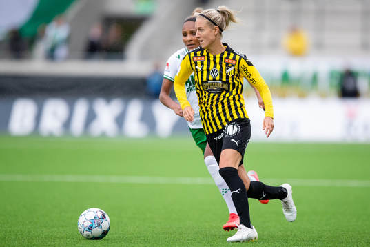Häckens Emma Kullberg och Hammarbys Madelen Janogy