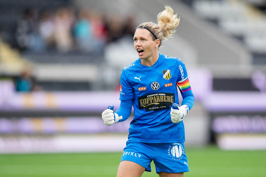 Häckens målvakt Jennifer Falk jublar