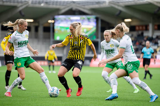 Hammarbys Ellen Wangerheim och Häckens Elin Rubensson