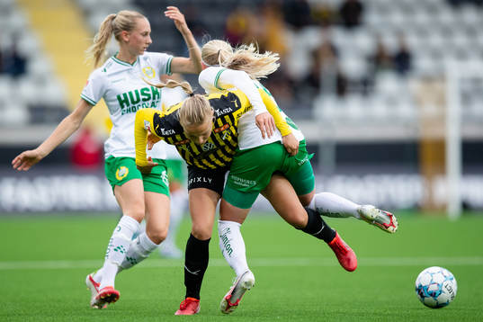 Häckens Stine Larsen och Hammarbys Elsa Karlsson
