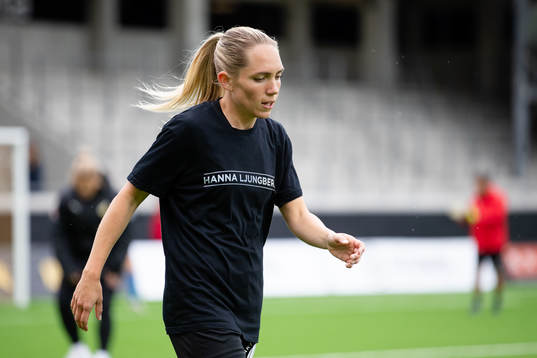 Häckens Elin Rubensson innan fotbollsmatchen i