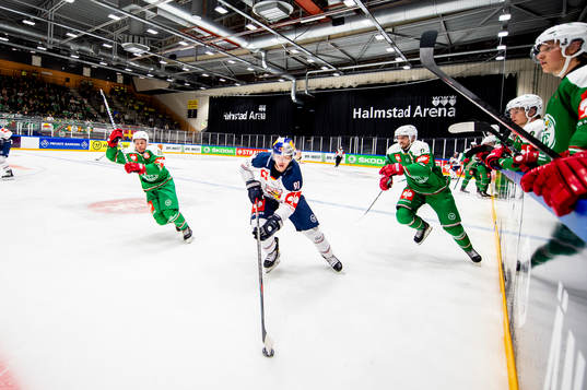 Filip Varejcka of Munich  and Tyler Kelleher of Rögle and
