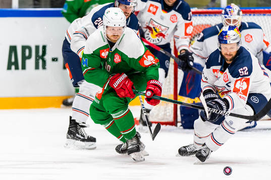 Ted Brithén of Rögle and Patrick Hager of Munich