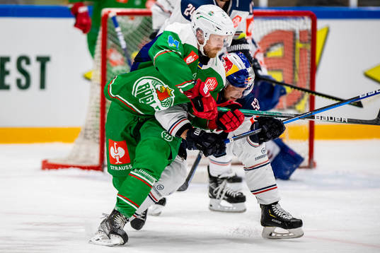 Ted Brithén of Rögle and Patrick Hager of Munich