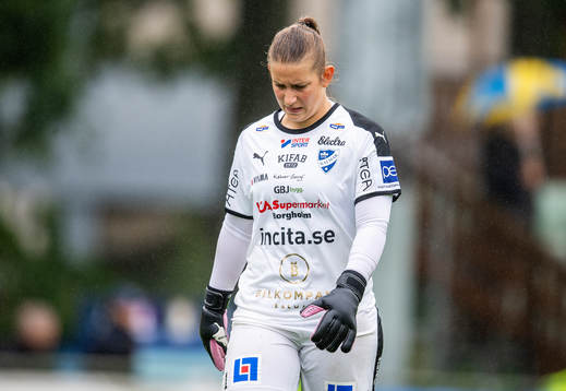 Kalmars målvakt Sara Björck deppar