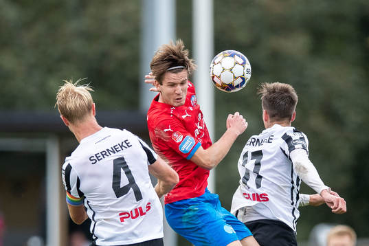 Landskronas Viktor Wihlstrand och Filip Olsson i nickduell
