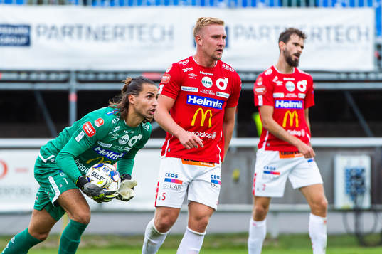 Degerfors målvakt Alfie Malik Whiteman, Oliver Ekroth och