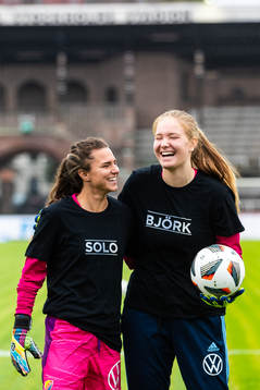 Djurgårdens målvakter Kelsey Daugherty och Elvira