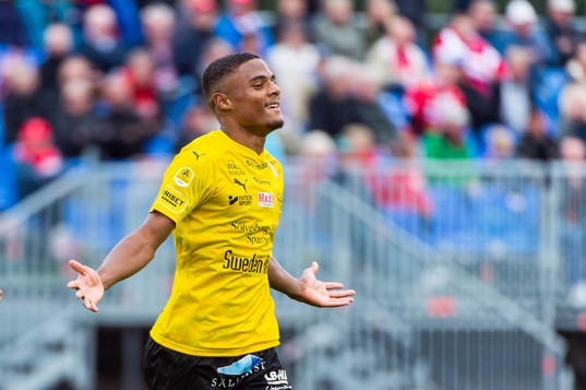Mjällbys Amin Sarr jublar