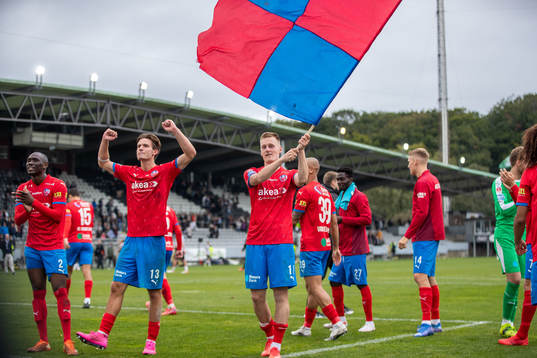 Helsingborgs Wilhelm Loeper och Rasmus Karjalainen jublar