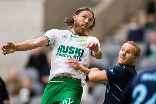 Hammarbys Bjørn Paulsen och Malmö FFs Franz Brorsson