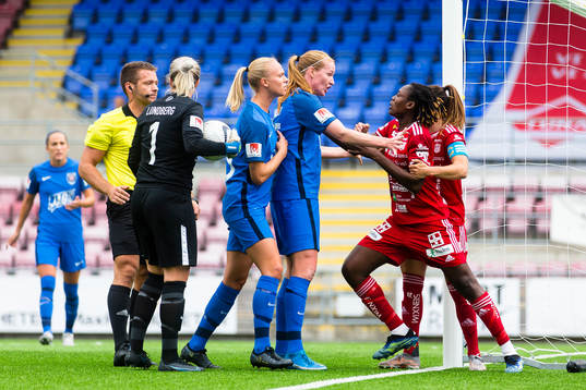 Eskilstunas Vaila Barsley i gruff med Piteås Anam Imo