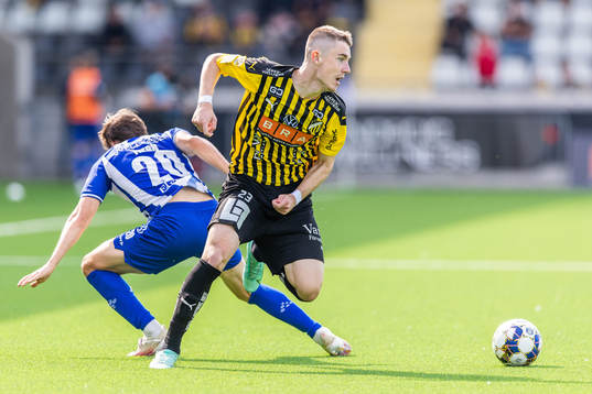 IFK Göteborgs Simon Thern och Häckens Patrik Wålemark