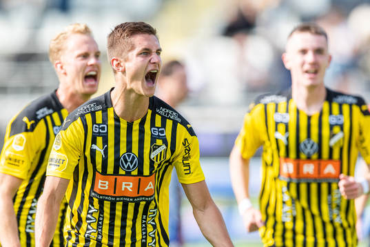 Häckens Leo Bengtsson jublar
