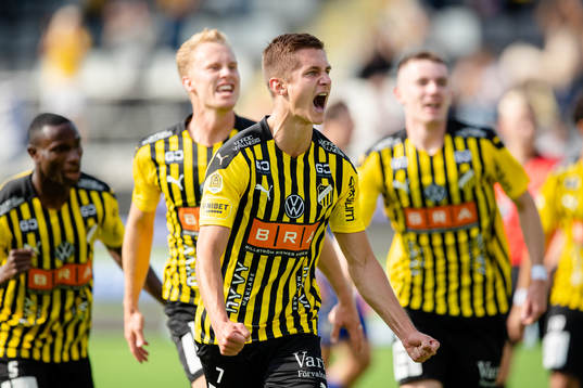 Häckens Leo Bengtsson jublar