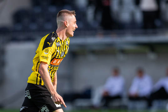 Häckens Patrik Wålemark jublar