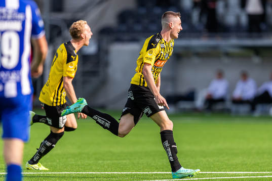 Häckens Patrik Wålemark jublar
