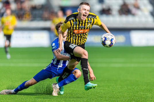 IFK Göteborgs Gustaf Norlin och Häckens Patrik Wålemark
